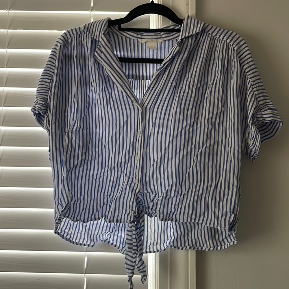 Cropped tie front top